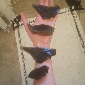 Rough obsidian single piece